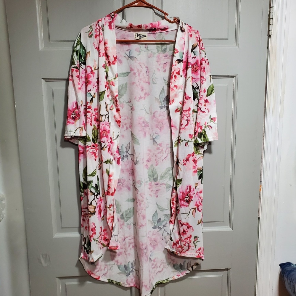 Show Me Your Mumu Women's Brie Kimono Robe O/S Garden of Blooms White Pink